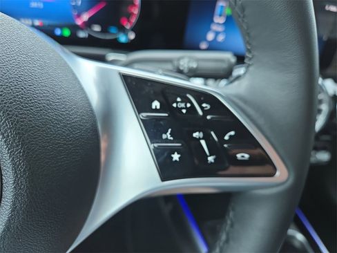 Used 2026 Mercedes-Benz GLB 250 4MATIC image 22