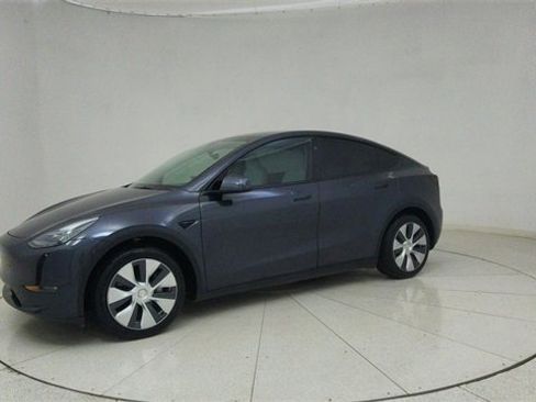 Used 2024 Tesla Model Y Long Range image 69