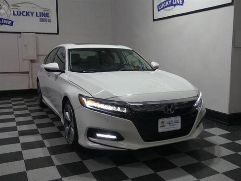 Used 2018 Honda Accord Touring image 5