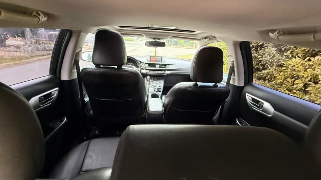 Used 2012 Lexus CT 200h Premium w/ Premium Audio Pkg FWD image 9