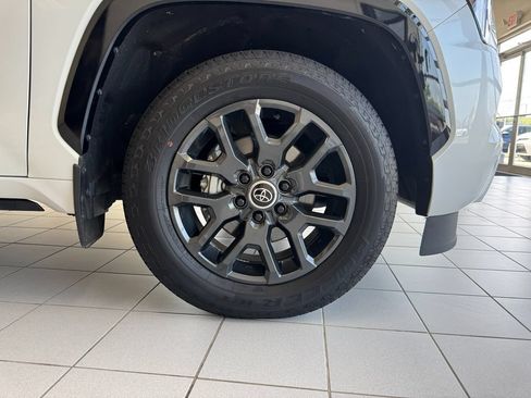 Used 2024 Toyota Sequoia Platinum AWD/4WD image 81