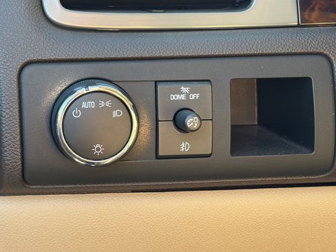 Used 2011 GMC Yukon Denali AWD/4WD image 9