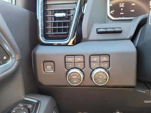 New 2026 GMC Sierra 3500 Denali w/ Technology Package image 36