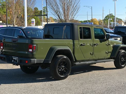 Used 2022 Jeep Gladiator Sport image 15