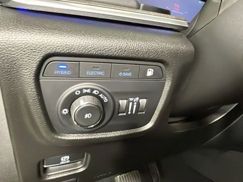Used 2023 Jeep Grand Cherokee Overland AWD/4WD image 20