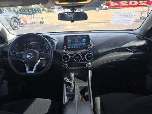 Used 2024 Nissan Sentra SV FWD image 13
