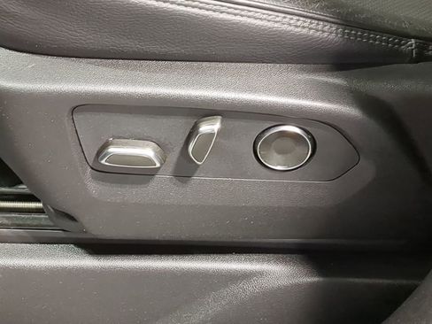 Used 2024 GMC Yukon Denali image 17