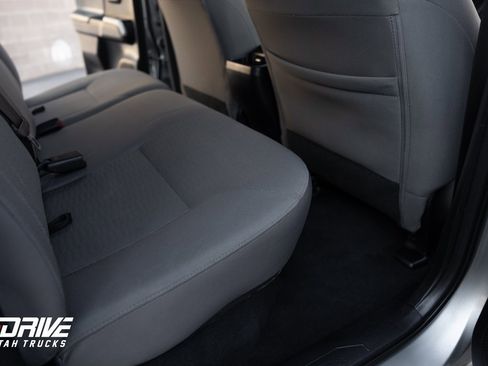 Used 2016 Toyota Tacoma SR5 w/ Towing Package image 19