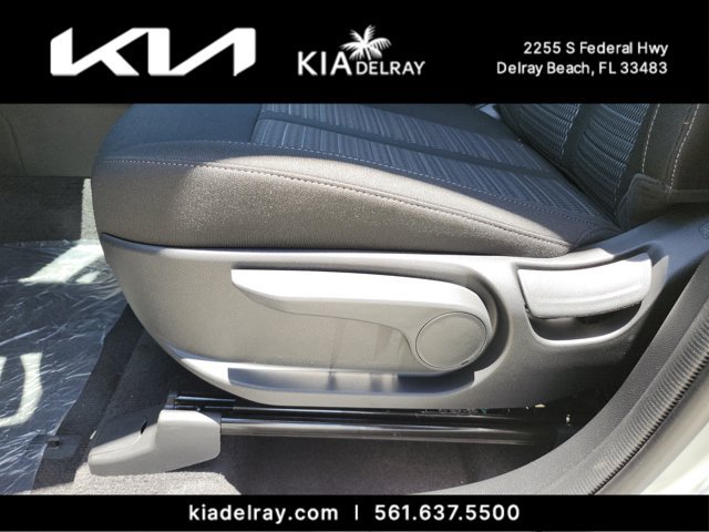 New 2026 Kia Sorento LX FWD image 17