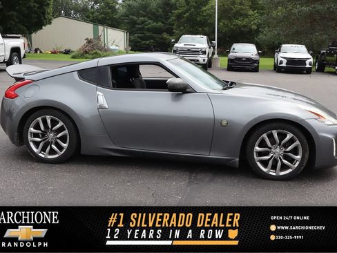 Used 2016 Nissan 370Z Coupe RWD image 1
