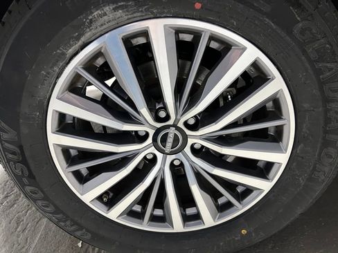 Used 2023 Nissan Armada SL image 43