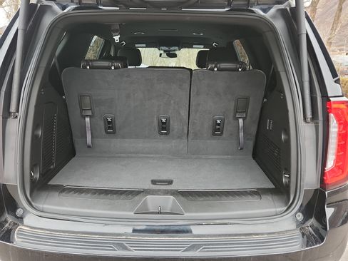 Used 2023 GMC Yukon SLT image 14