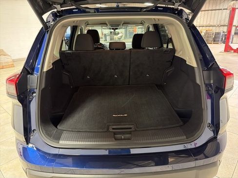Used 2025 Nissan Rogue SV image 16