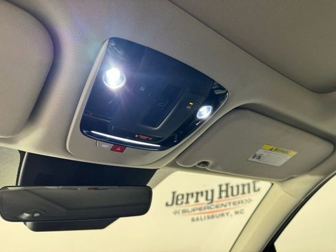 Used 2025 Kia Sorento SX image 25