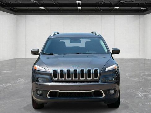 Used 2017 Jeep Cherokee Limited w/ Luxury Group AWD/4WD image 2