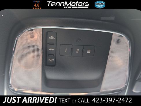 Used 2020 Dodge Charger Scat Pack w/ Navigation & Travel Group image 21