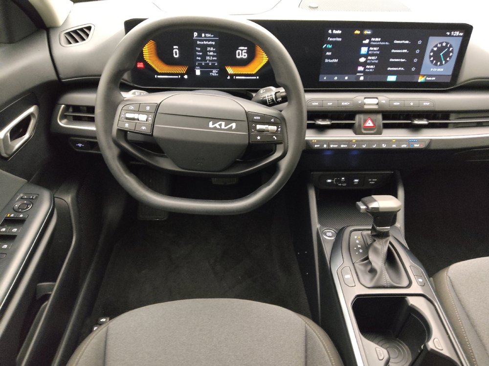 Used 2025 Kia K4 FWD image 22