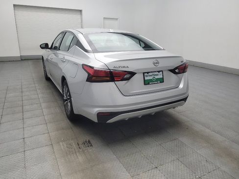 Used 2024 Nissan Altima 2.5 SV FWD image 5