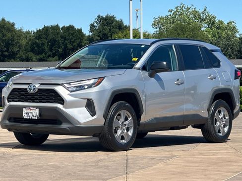 Certified 2023 Toyota RAV4 LE AWD/4WD image 10