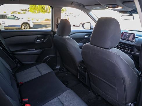 Used 2024 Nissan Rogue SV FWD image 17