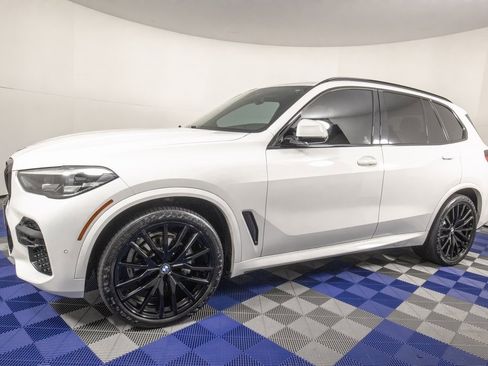 Used 2022 BMW X5 xDrive40i w/ M Sport Package image 1