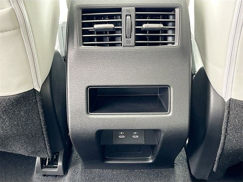 New 2025 Mitsubishi Outlander SE image 26