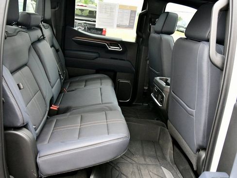 Used 2023 Chevrolet Silverado 1500 High Country w/ High Country Premium Package AWD/4WD image 35