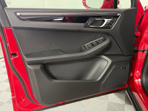 New 2026 Porsche Macan image 27