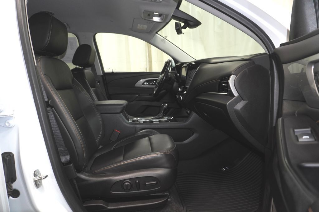 Used 2020 Chevrolet Traverse RS FWD image 15