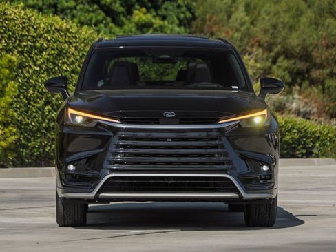 New 2026 Lexus TX 500h AWD image 3