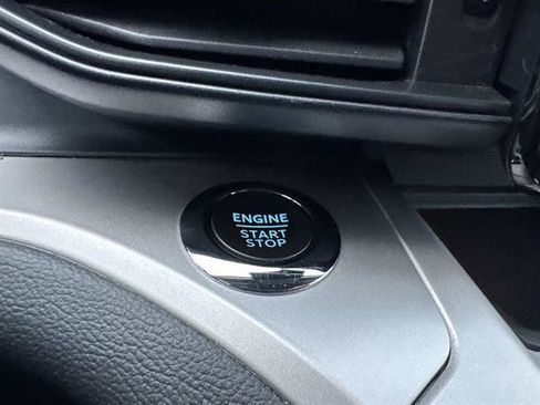 Used 2022 Ford Explorer XLT image 16