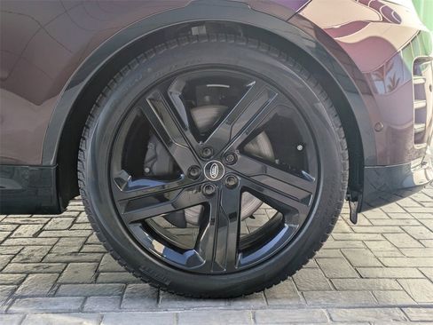 New 2026 Land Rover Discovery Limited Edition image 10