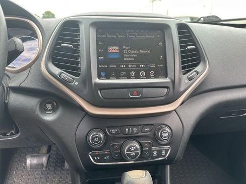 Used 2015 Jeep Cherokee Limited AWD/4WD image 9