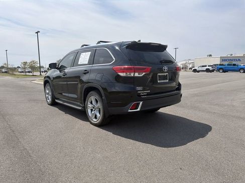 Used 2019 Toyota Highlander Limited image 3