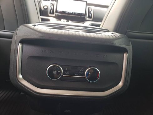 Used 2025 Ford Expedition Active AWD/4WD image 15