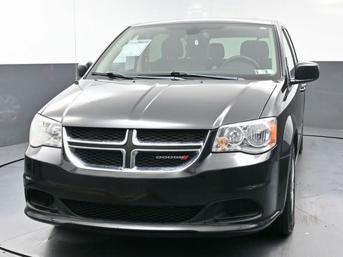 Used 2018 Dodge Grand Caravan SE w/ UConnect Hands-Free Group image 5
