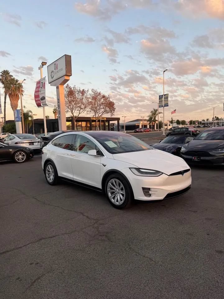 Used 2016 Tesla Model X 75D AWD/4WD image 3