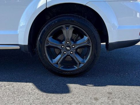 Used 2019 Dodge Journey Crossroad FWD image 12