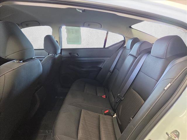 Used 2025 Nissan Altima 2.5 SV FWD image 17