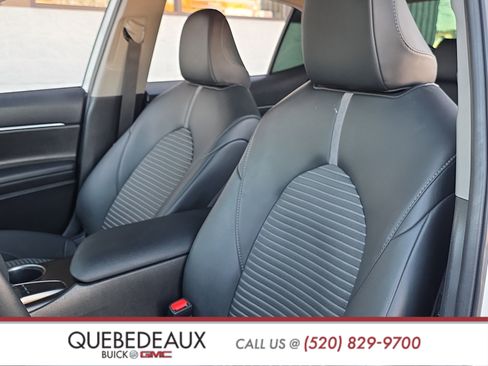 Used 2024 Toyota Camry SE image 12