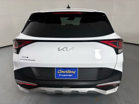 Used 2024 Kia Sportage EX FWD image 7