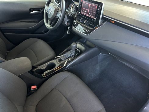 Used 2021 Toyota Corolla LE image 14