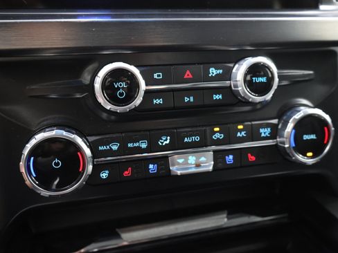 Used 2025 Ford F350 Lariat w/ Lariat Ultimate Package AWD/4WD image 55