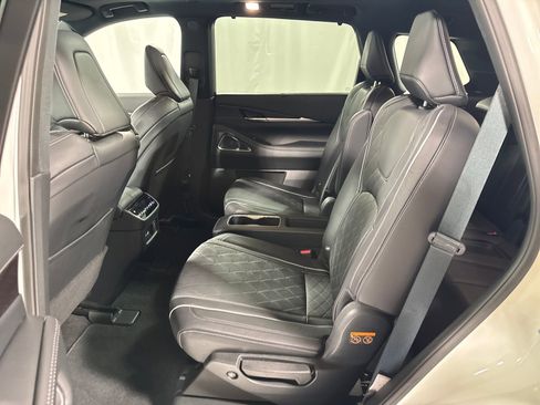Certified 2025 INFINITI QX60 Autograph w/ Cargo Package AWD/4WD image 5