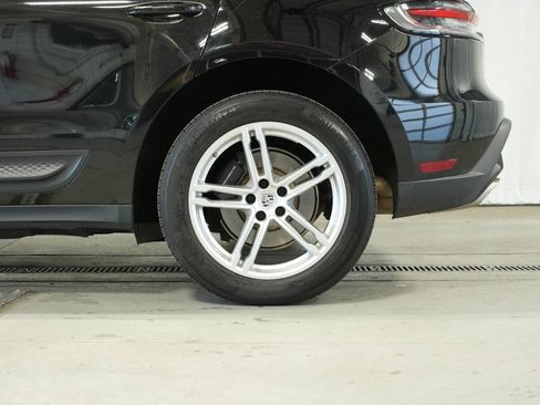 Used 2024 Porsche Macan image 42