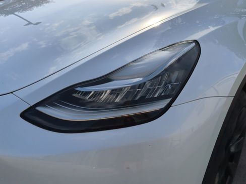 Used 2023 Tesla Model Y Long Range AWD/4WD image 6