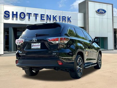 Used 2016 Toyota Highlander XLE FWD image 8