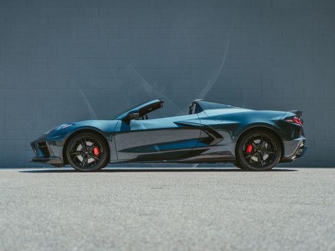 Used 2021 Chevrolet Corvette Stingray Premium Conv w/ Z51 Performance Package RWD image 21