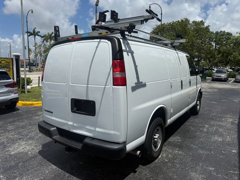 Used 2022 Chevrolet Express 2500 w/ Driver Convenience Package RWD image 4