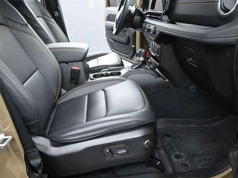 Used 2025 Jeep Gladiator Sport image 35